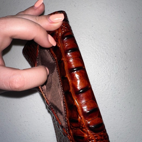 NWOT Brahmin Croc Embossed brown Leather Wristlet in Classic Pecan Melbourne - Picture 5 of 14
